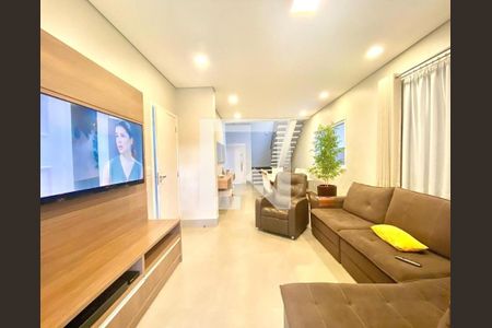 Casa de condomínio à venda com 237m², 3 quartos e 4 vagas Casa de condomínio à venda com 237m², 3 quartos e 4 vagasFoto 01