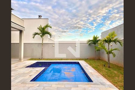 Casa de condomínio à venda com 237m², 3 quartos e 4 vagas Casa de condomínio à venda com 237m², 3 quartos e 4 vagasFoto 33