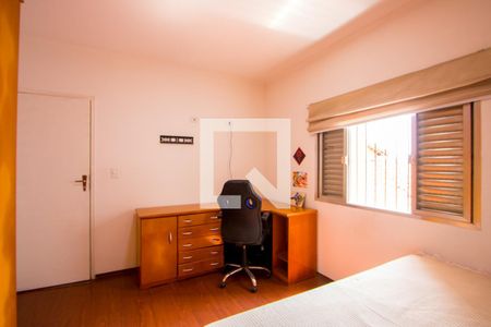 Casa à venda com 231m², 3 quartos e 2 vagasQuarto 2