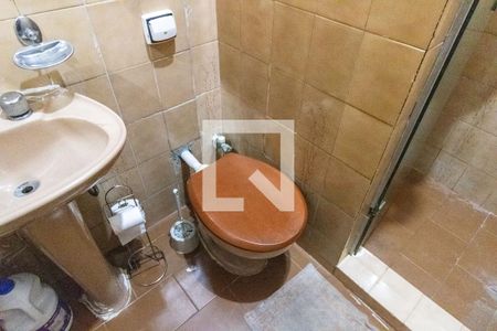 Casa para alugar com 110m², 3 quartos e 4 vagasBanheiro do Quarto 1