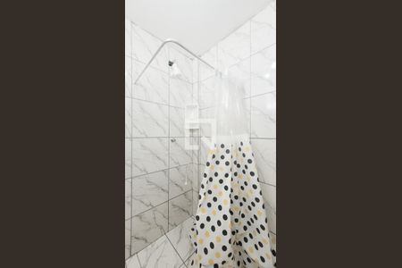 Banheiro de kitnet/studio para alugar com 1 quarto, 31m² em Centro, Campinas