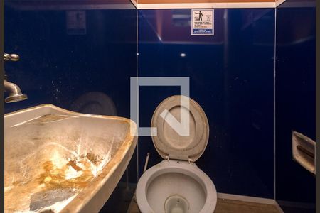 Casa à venda com 120m², 2 quartos e 1 vaga Casa à venda com 120m², 2 quartos e 1 vagaGalpão - Banheiro