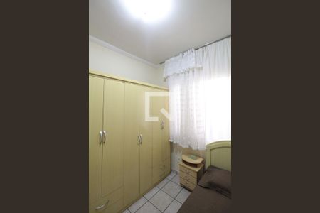Quarto 1 de apartamento para alugar com 2 quartos, 47m² em Planalto, Belo Horizonte