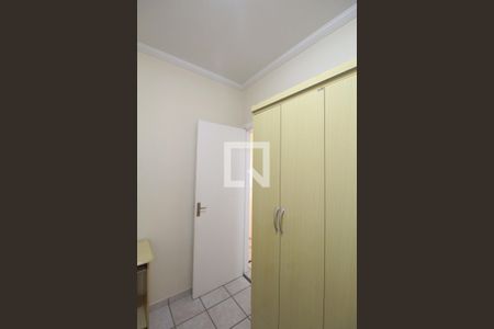 Quarto 1 de apartamento para alugar com 2 quartos, 47m² em Planalto, Belo Horizonte