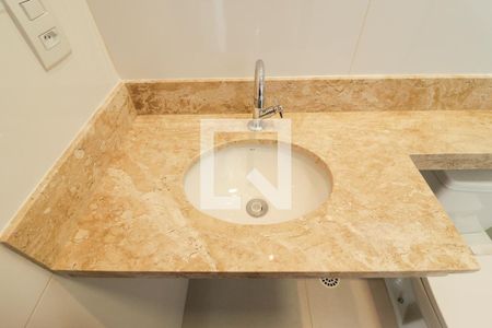 Apartamento à venda com 57m², 2 quartos e 1 vaga Apartamento à venda com 57m², 2 quartos e 1 vagaBanheiro Social