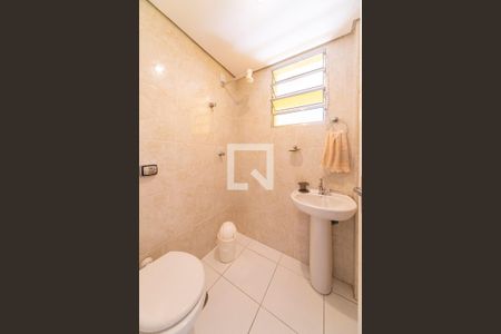 Casa à venda com 350m², 4 quartos e 2 vagasBanheiro 1