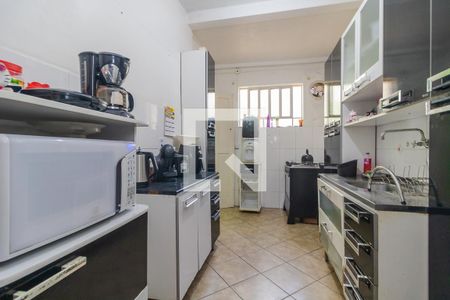 Casa à venda com 418m², 6 quartos e 6 vagas Casa à venda com 418m², 6 quartos e 6 vagasCozinha