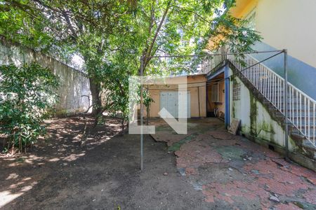 Casa à venda com 418m², 6 quartos e 6 vagas Casa à venda com 418m², 6 quartos e 6 vagasQuintal