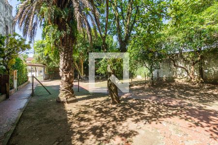 Casa à venda com 418m², 6 quartos e 6 vagas Casa à venda com 418m², 6 quartos e 6 vagasQuintal