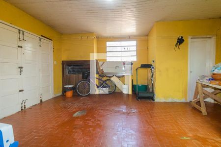 Casa à venda com 418m², 6 quartos e 6 vagas Casa à venda com 418m², 6 quartos e 6 vagasGaragem com churrasqueira