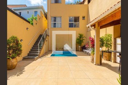 Casa à venda com 210m², 3 quartos e 4 vagas
