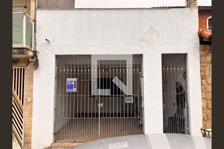 Casa à venda com 182m², 3 quartos e 1 vaga Casa à venda com 182m², 3 quartos e 1 vagaFachada