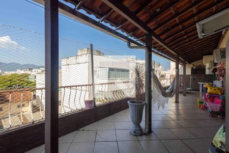 Casa à venda com 350m², 3 quartos e 3 vagasVaranda