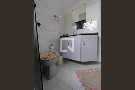 Casa à venda com 150m², 3 quartos e 4 vagasBanheiro com Armários