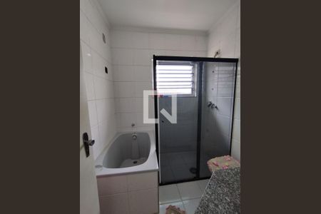 Casa à venda com 150m², 3 quartos e 4 vagasBanheiro com banheira