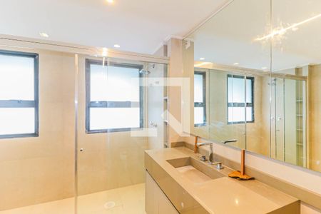 Apartamento à venda com 227m², 3 quartos e 4 vagasBanheiro Suíte 3