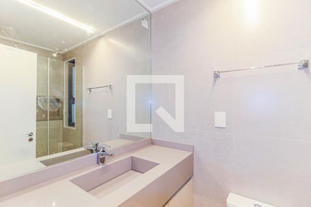 Apartamento à venda com 227m², 3 quartos e 4 vagasBanheiro Suíte 1