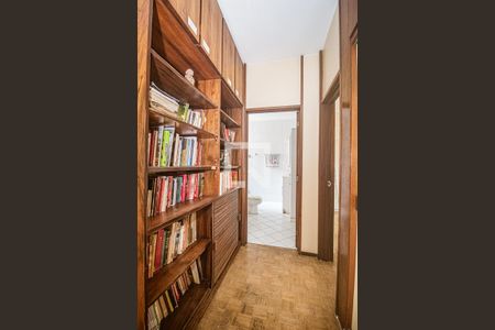 Apartamento à venda com 156m², 4 quartos e 2 vagasCorredor