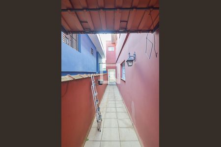 Casa à venda com 280m², 3 quartos e 2 vagasCorredor