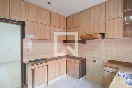 Casa à venda com 280m², 3 quartos e 2 vagasCozinha