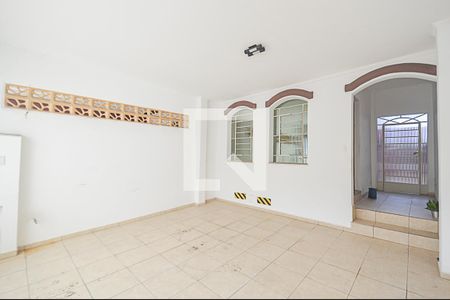 Casa à venda com 280m², 3 quartos e 2 vagasGaragem