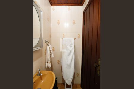 Casa à venda com 360m², 3 quartos e 5 vagasBanheiro externo