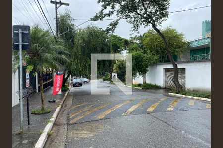 Casa à venda com 360m², 3 quartos e 5 vagas Casa à venda com 360m², 3 quartos e 5 vagasVista da Rua