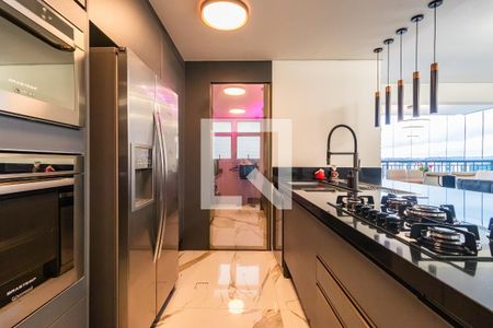 Apartamento à venda com 240m², 3 quartos e 2 vagasCozinha