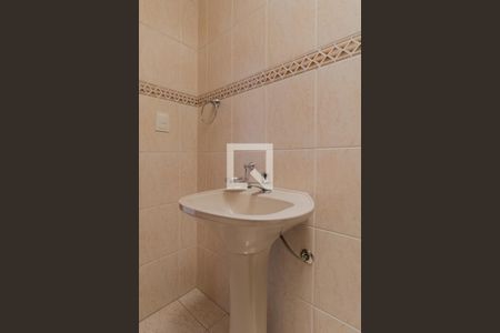 Casa à venda com 120m², 3 quartos e 2 vagas Casa à venda com 120m², 3 quartos e 2 vagasBanheiro Suíte