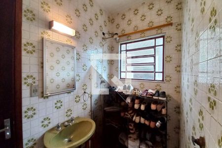 Casa à venda com 247m², 4 quartos e 4 vagas Casa à venda com 247m², 4 quartos e 4 vagasEdícula Banheiro