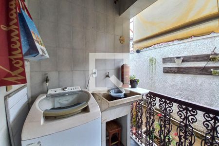 Casa à venda com 247m², 4 quartos e 4 vagas Casa à venda com 247m², 4 quartos e 4 vagasÁrea de Serviço