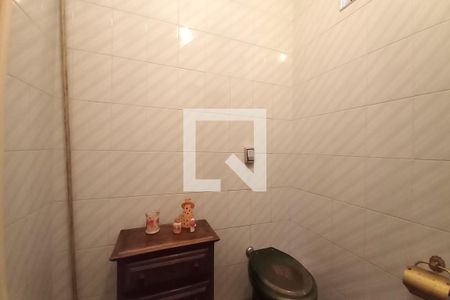 Casa à venda com 247m², 4 quartos e 4 vagas Casa à venda com 247m², 4 quartos e 4 vagasBanheiro