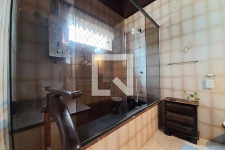 Casa à venda com 247m², 4 quartos e 4 vagas Casa à venda com 247m², 4 quartos e 4 vagasBanheiro da Suíte