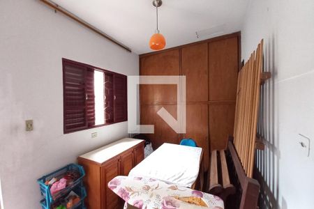 Casa à venda com 247m², 4 quartos e 4 vagas Casa à venda com 247m², 4 quartos e 4 vagasEdícula Quarto 4