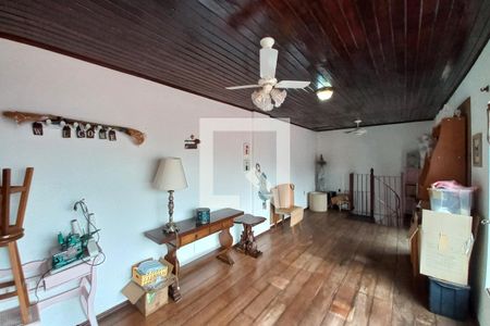 Casa à venda com 247m², 4 quartos e 4 vagas Casa à venda com 247m², 4 quartos e 4 vagasEdícula