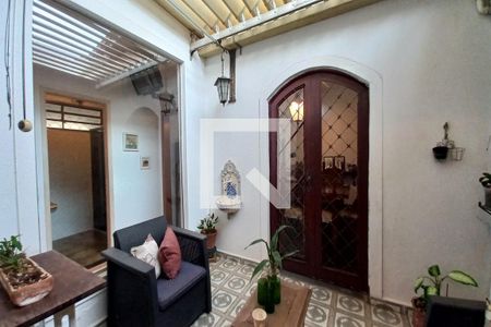 Casa à venda com 247m², 4 quartos e 4 vagas Casa à venda com 247m², 4 quartos e 4 vagasVista da Área de Luz