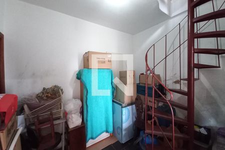 Casa à venda com 247m², 4 quartos e 4 vagas Casa à venda com 247m², 4 quartos e 4 vagasEdícula