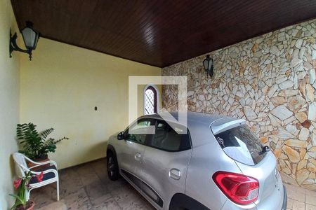 Casa à venda com 247m², 4 quartos e 4 vagas Casa à venda com 247m², 4 quartos e 4 vagasGaragem