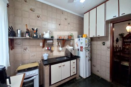 Casa à venda com 247m², 4 quartos e 4 vagas Casa à venda com 247m², 4 quartos e 4 vagasCozinha