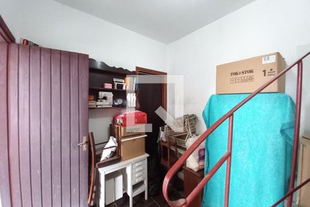 Casa à venda com 247m², 4 quartos e 4 vagas Casa à venda com 247m², 4 quartos e 4 vagasEdícula