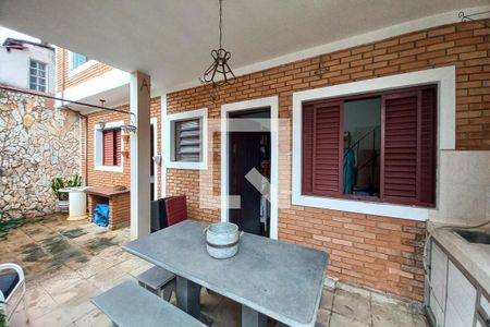 Casa à venda com 247m², 4 quartos e 4 vagas Casa à venda com 247m², 4 quartos e 4 vagasFachada da Edicula