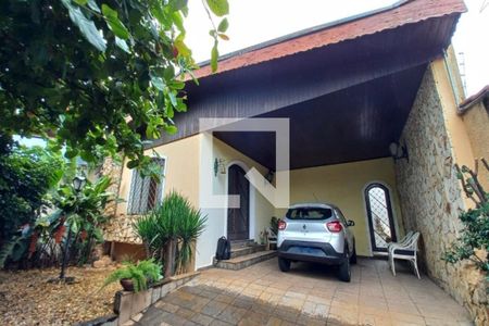 Casa à venda com 247m², 4 quartos e 4 vagas Casa à venda com 247m², 4 quartos e 4 vagasÁrea Externa
