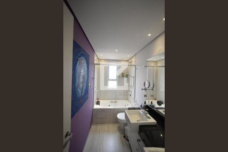 Apartamento à venda com 141m², 3 quartos e 2 vagasBanheiro da Suíte 2