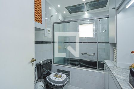 Casa à venda com 200m², 2 quartos e 2 vagasBanheiro da Suíte 1