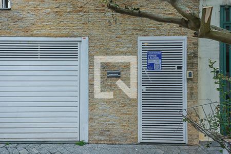 Casa à venda com 200m², 2 quartos e 2 vagasFachada