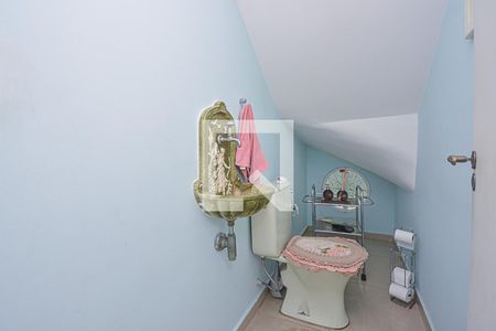 Casa à venda com 200m², 2 quartos e 2 vagasLavabo