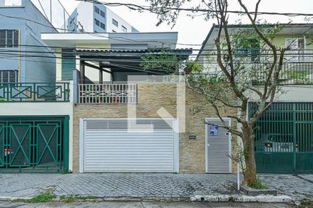 Casa à venda com 200m², 2 quartos e 2 vagasFachada