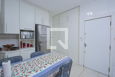 Casa à venda com 200m², 2 quartos e 2 vagasCozinha
