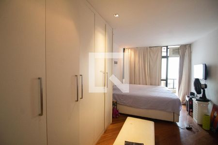 Apartamento à venda com 140m², 3 quartos e 2 vagas Apartamento à venda com 140m², 3 quartos e 2 vagasSuíte