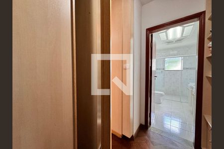 Casa à venda com 539m², 4 quartos e 5 vagas Casa à venda com 539m², 4 quartos e 5 vagasCloset suíte master
